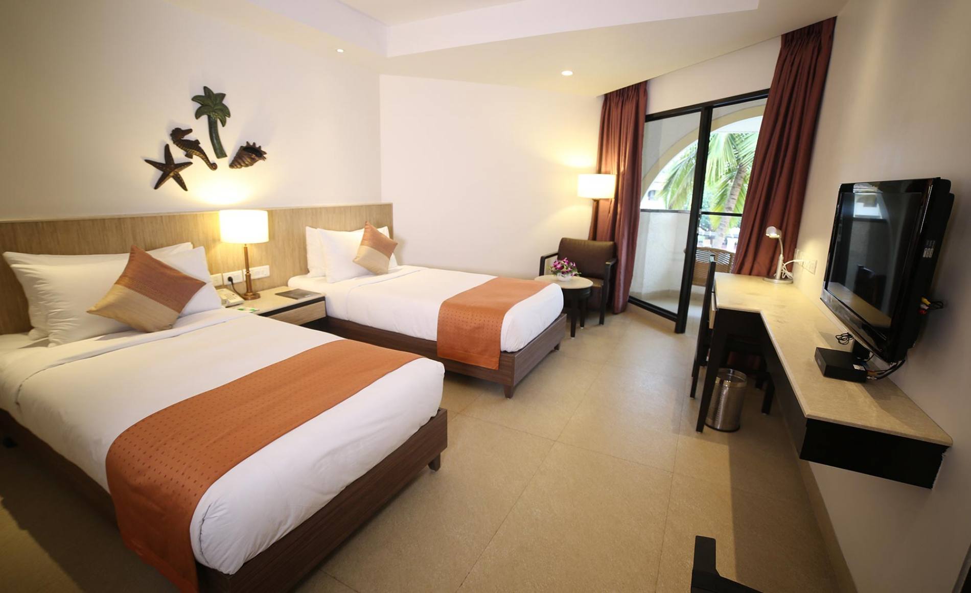 3n 4d Goa Beach Tour Packages Goa Tour With Holiday Inn Resort